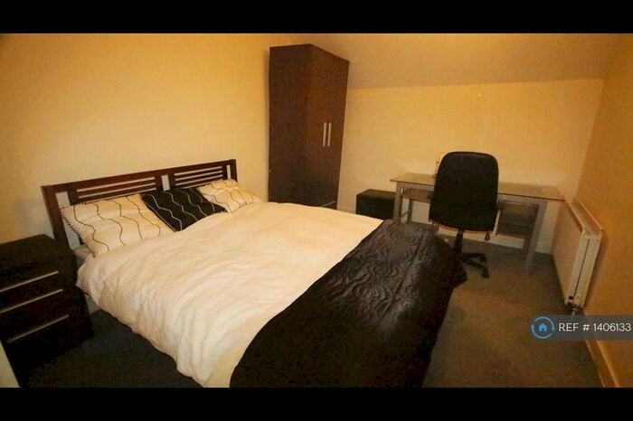 4 Bedroom Terraced House To Rent In Western Road, Sheffield, S10