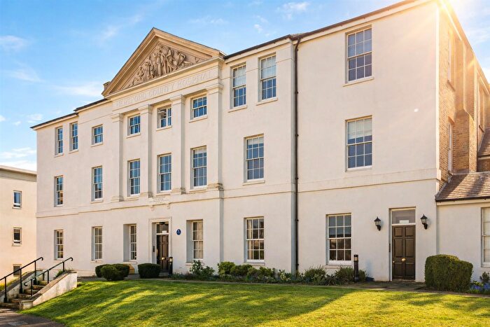 2 Bedroom Apartment For Sale In North Road, Hertford, SG14