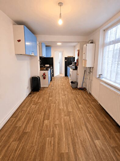 4 Bedroom Terraced House To Rent In Stratford, E15
