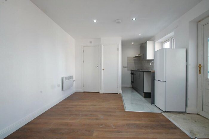 Studio To Rent In Holmesdale Road, South Norwood, SE25