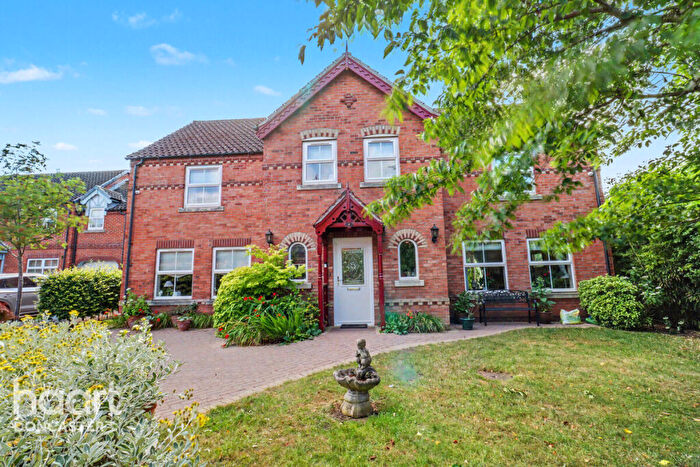 5 Bedroom Detached House For Sale In School Croft, Westwoodside, Doncaster, DN9