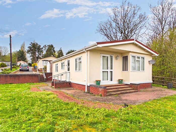 2 Bedroom Park Home For Sale In Pool Lane, Clows Top, Kidderminster, DY14