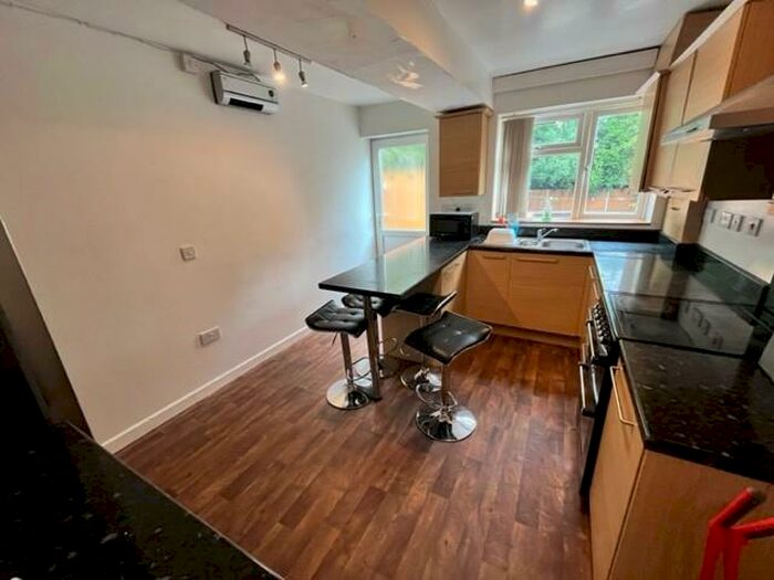 4 Bedroom End Of Terrace House To Rent In Quinton Road, Harborne, Birmingham, B17