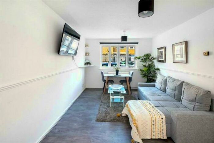 1 Bedroom Flat To Rent In Stainsbury Street, London, E2