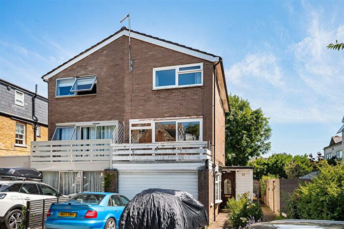 3 Bedroom Semi Detached House For Sale In Watermans Close, Kingston Upon Thames, KT2