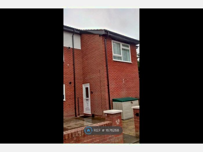 2 Bedroom Flat To Rent In Crosby, Liverpool, L23