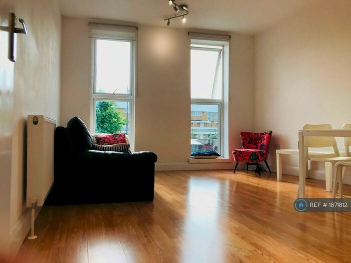 2 Bedroom Maisonette To Rent In Kingsland Road, London, E8