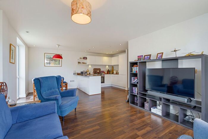 2 Bedroom Flat For Sale In Lebanon Road, London, SW18