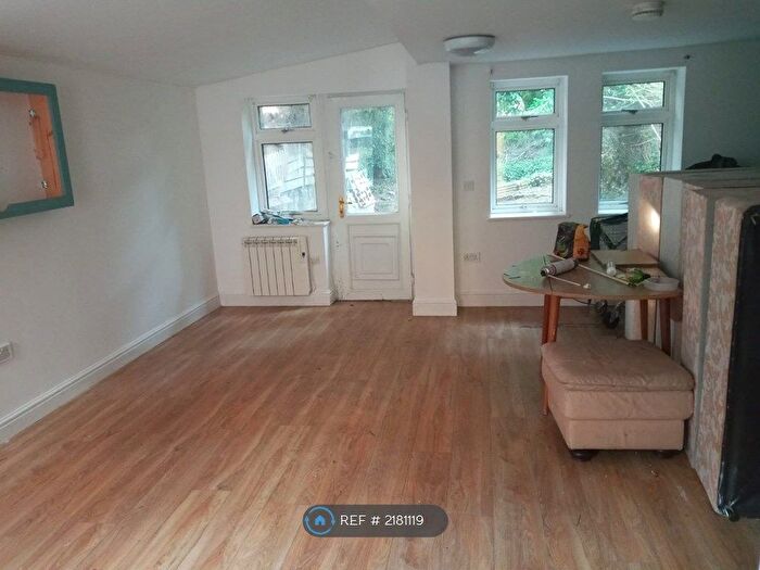 6 Bedroom Terraced House To Rent In De Grey Street, Hull, HU5