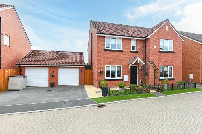 5 Bedroom Detached House For Sale In Pontefract Avenue, Castlemead, BA14