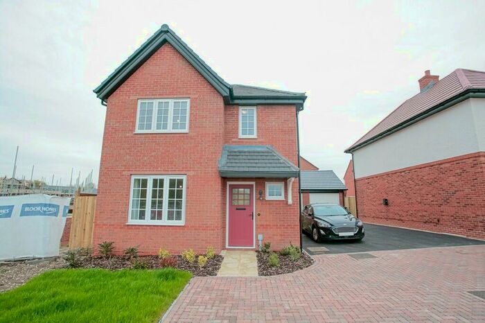3 Bedroom Detached House To Rent In Foxglove Piece, Watlington, OX49