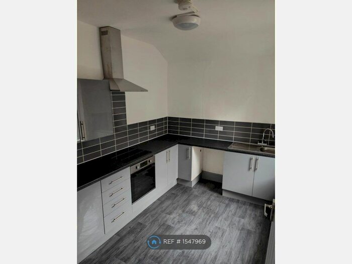2 Bedroom Flat To Rent In Schofield Street, Waterfoot, Rossendale, BB4