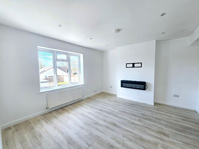 2 Bedroom Flat To Rent In Hampton Lane, Blackfield, Southampton, SO45