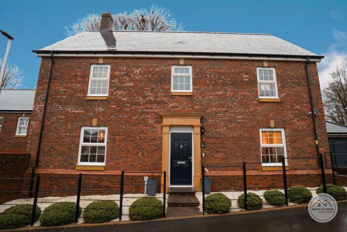 4 Bedroom Detached House For Sale In Beeston Close, Post Hill, Tiverton, EX16