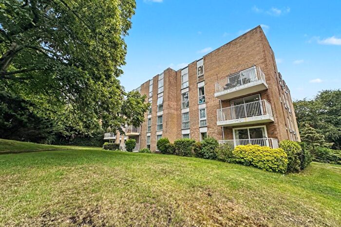 2 Bedroom Flat For Sale In Meyrick Park, BH2