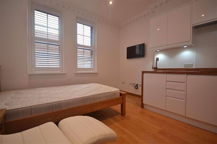 Studio To Rent In William Hall - Whitley Street, Reading, RG2