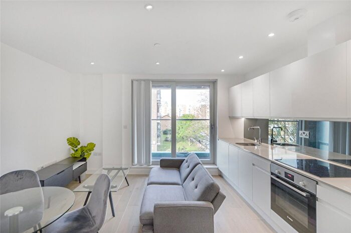 1 Bedroom Flat To Rent In New Apex Court, Grange Walk, SE1