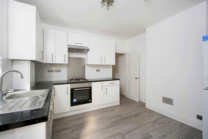 2 Bedroom Flat To Rent In Loubet Street, London SW17