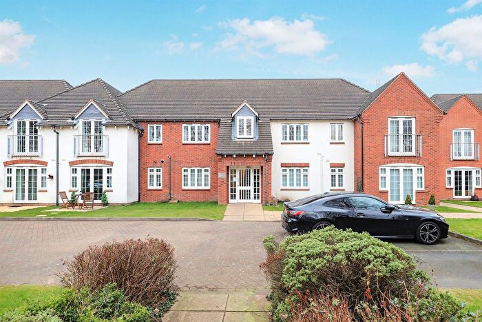 2 Bedroom Flat For Sale In Old Stafford Road, Coven, Cross Green, Wolverhampton, WV10