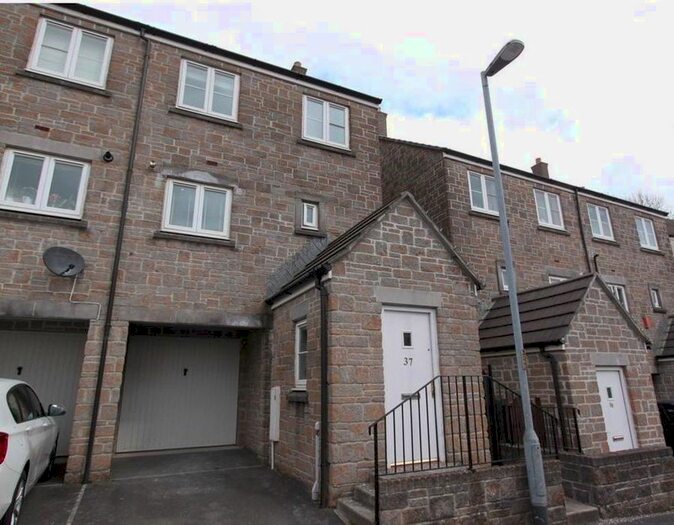 3 Bedroom Property To Rent In Meadow Drive, Saltash, Cornwall, PL12
