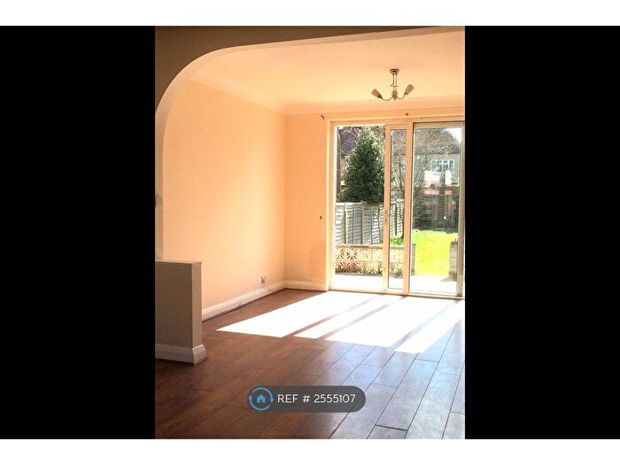 3 Bedroom Semi-Detached House To Rent In Otley Drive, Ilford, IG2