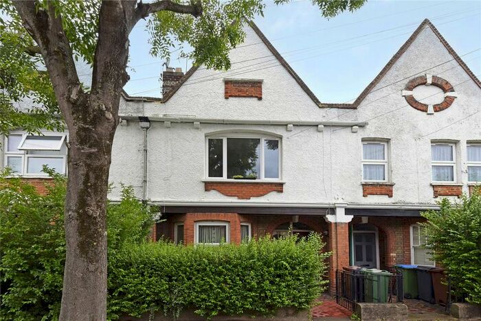2 Bedroom Flat To Rent In Carr Road, Walthamstow, London, E17