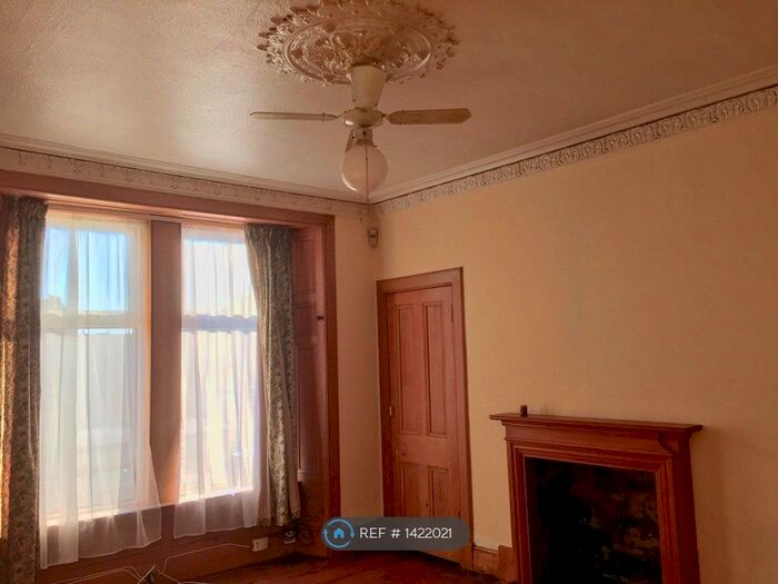 2 Bedroom Flat To Rent In Lyon Street, Dundee, DD4