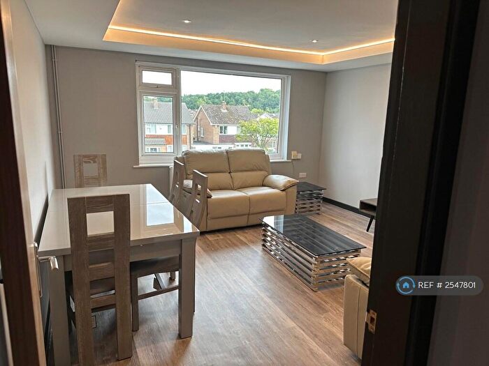 2 Bedroom Flat To Rent In Bramcote Lane, Nottingham, NG8