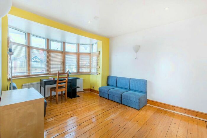 1 Bedroom Flat To Rent In St Augustines Avenue, Ealing, London, W5
