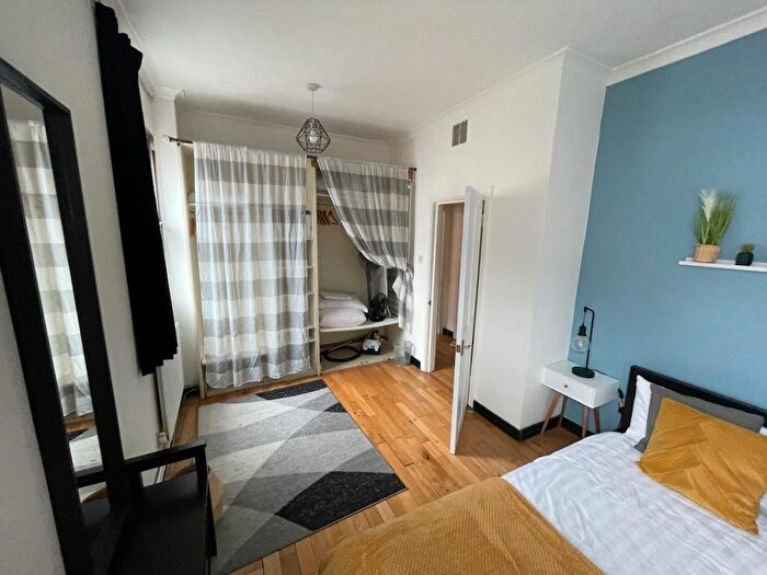 1 Bedroom Apartment To Rent In Pratt Mews, Camden, NW1