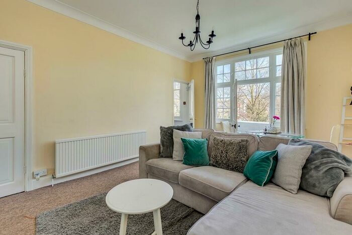 1 Bedroom Flat To Rent In Leathwaite Road, London, SW11