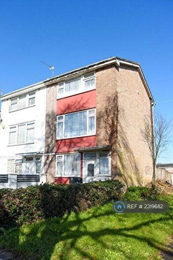 5 Bedroom Semi-Detached House To Rent In Hathway Walk, Bristol, BS5