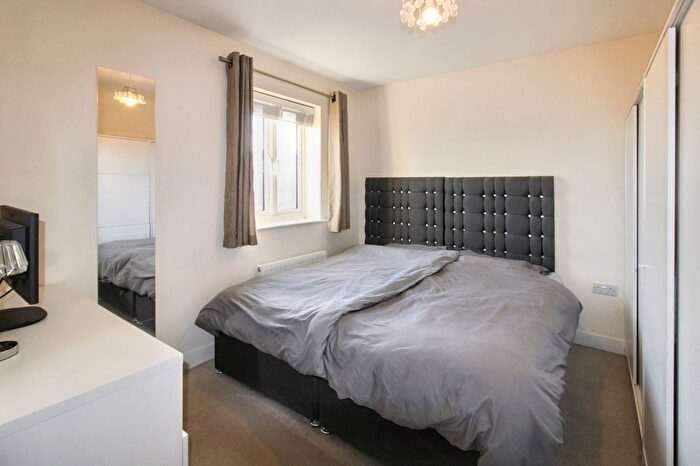 3 Bedroom Terraced House For Sale In Hornchurch Square, Farnborough, GU14
