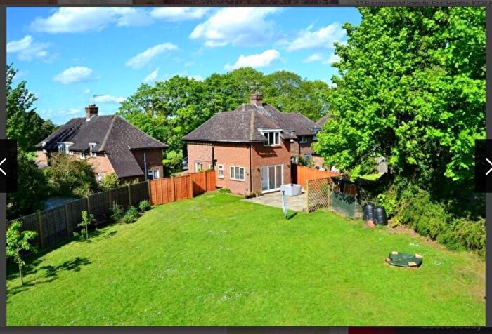 3 Bedroom Semi-Detached House To Rent In Wellington Cottages - East Horsley, KT24