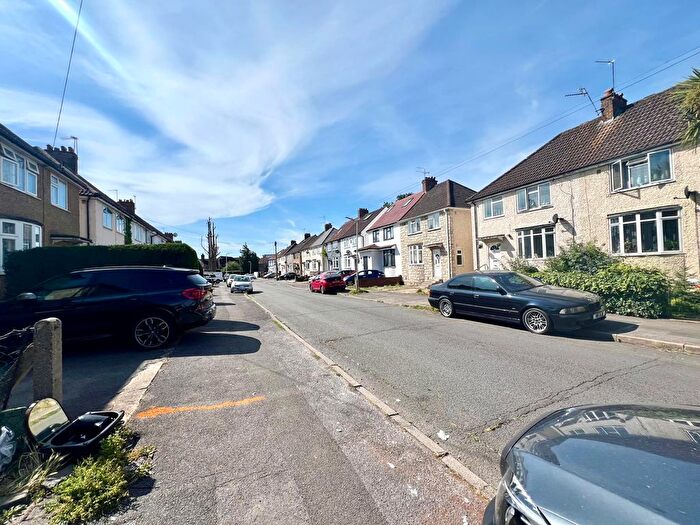 4 Bedroom Terraced House To Rent In York Avenue, Hayes, UB3