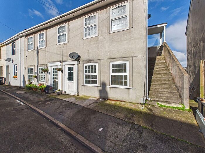 2 Bedroom Flat For Sale In Western Road, Torquay, TQ1