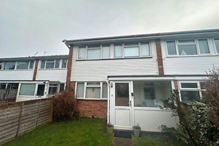 3 Bedroom Terraced House To Rent In Forest Hill Way, Southampton, SO45