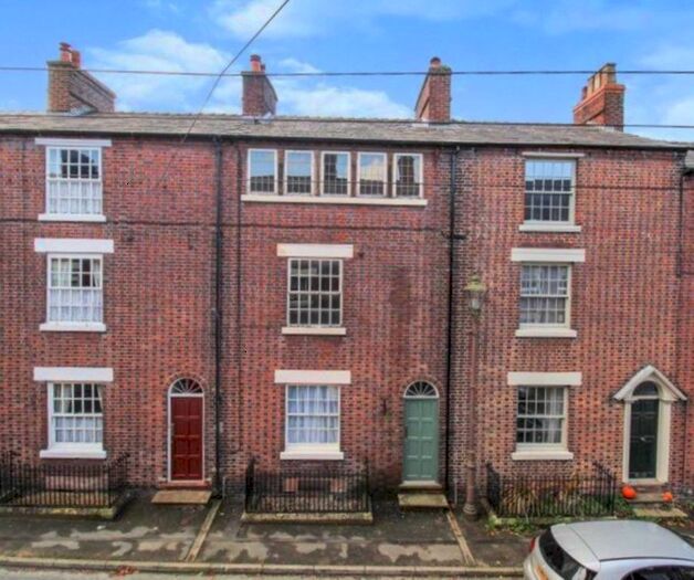 3 Bedroom Town House To Rent In King Street, Leek, ST13