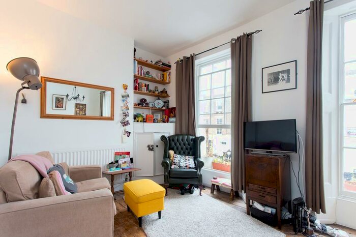 1 Bedroom Apartment To Rent In Huntingdon Street, Barnsbury, N1