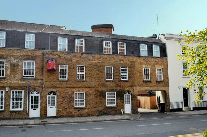 3 Bedroom Flat To Rent In Victoria Street, Windsor, SL4