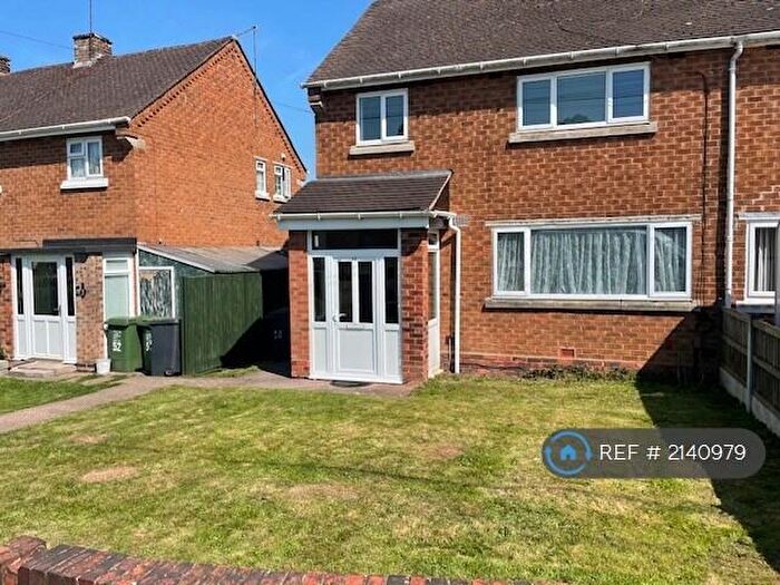 3 Bedroom Semi-Detached House To Rent In Hawthorn Road, Redditch, B97