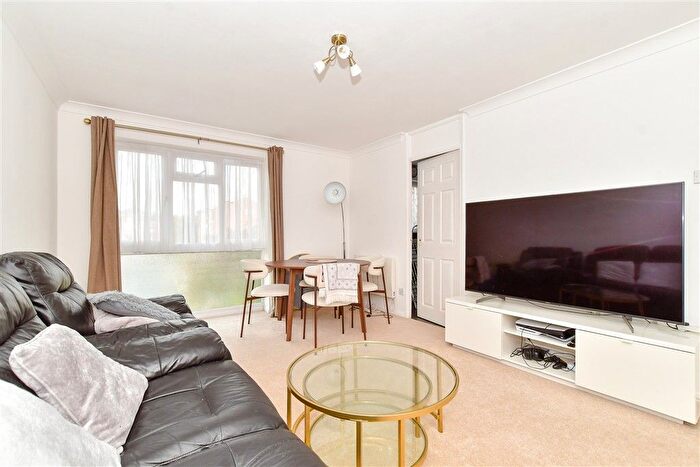 2 Bedroom Flat For Sale In Trotwood, Chigwell, Essex, IG7