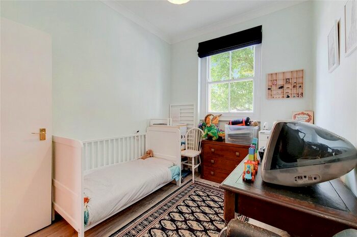 2 Bedroom Flat To Rent In College Place, London, NW1