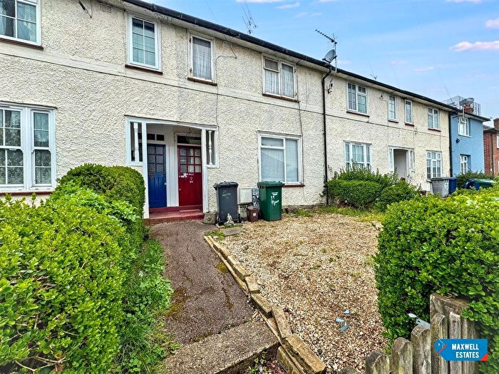 2 Bedroom Property For Sale In Millfield Road, Edgware, HA8