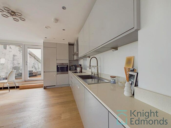 2 Bedroom Apartment To Rent In Waterhouse Avenue, Guinevere Point, ME14