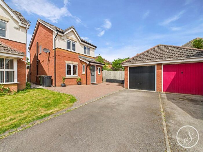 4 Bedroom Detached House For Sale In College Lawns, Leeds, LS12
