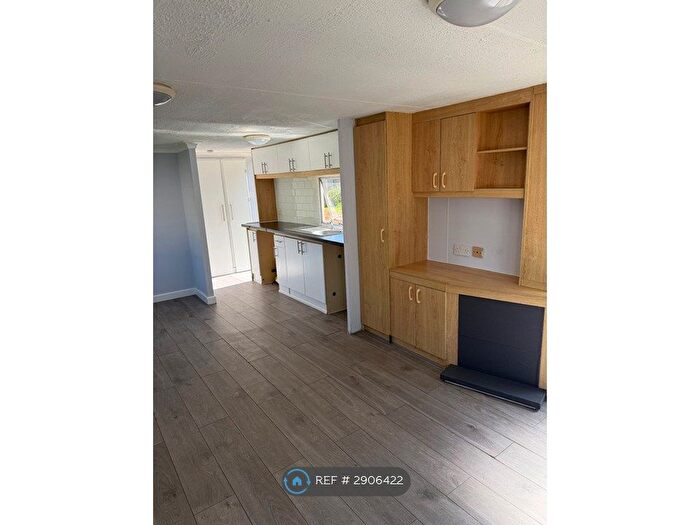 1 Bedroom Park Home To Rent In Florence Farm Mobile Home Park, Sevenoaks, TN15