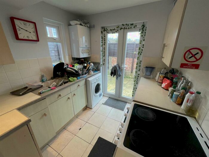 4 Bedroom End Of Terrace House To Rent In Bear Road, Brighton, BN2