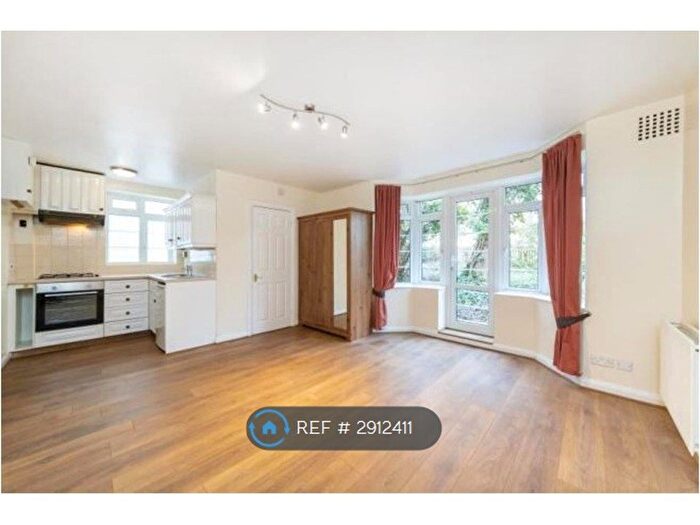 Studio To Rent In Hastings House, London, W13