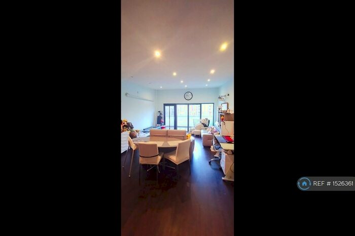 2 Bedroom Flat To Rent In Turner Street, London, E16